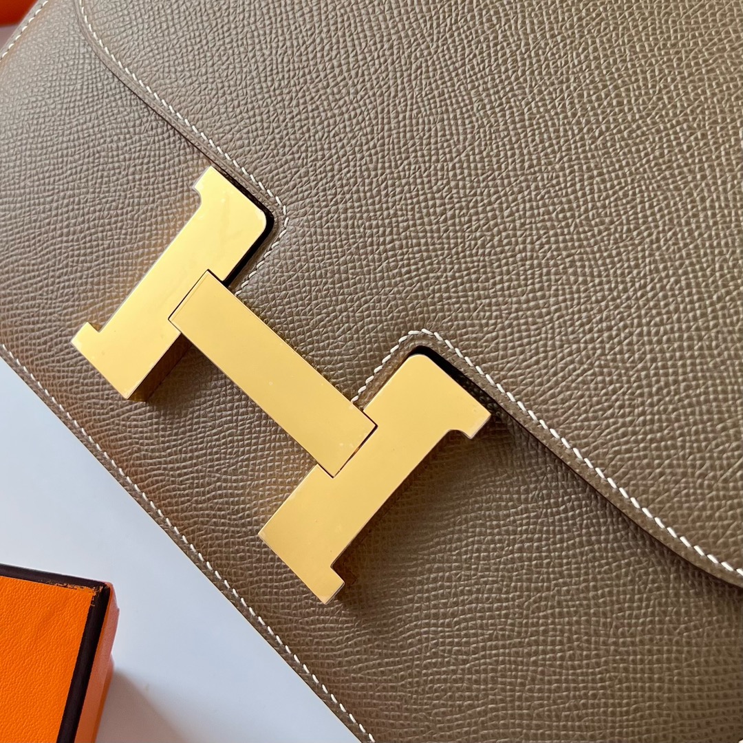 Hermes Constance 24cm Shoulder Bag In Etoupe Epsom Leather